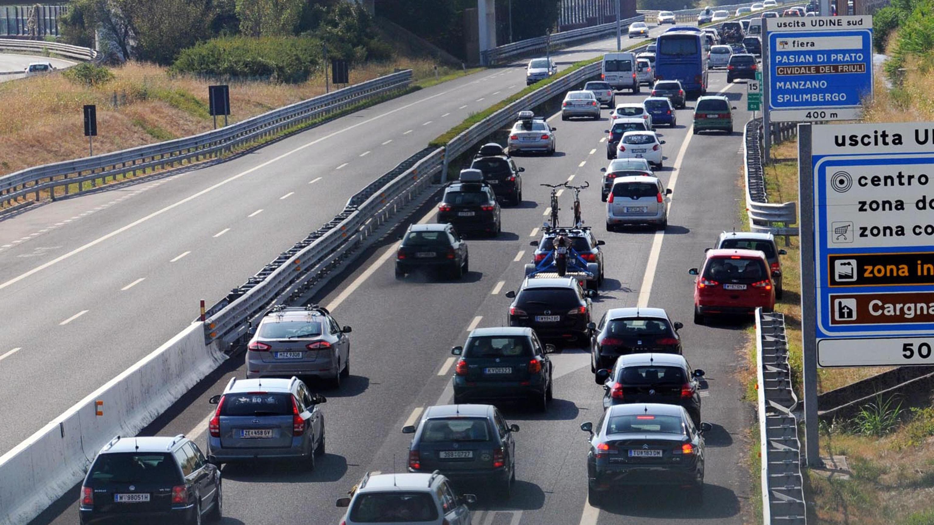 Immatricolazioni auto, Italia ai livelli del 1979