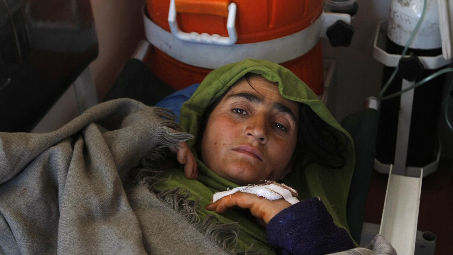 Gli occhi della guerra a Kabul. Tra terremoto, Isis e talebani