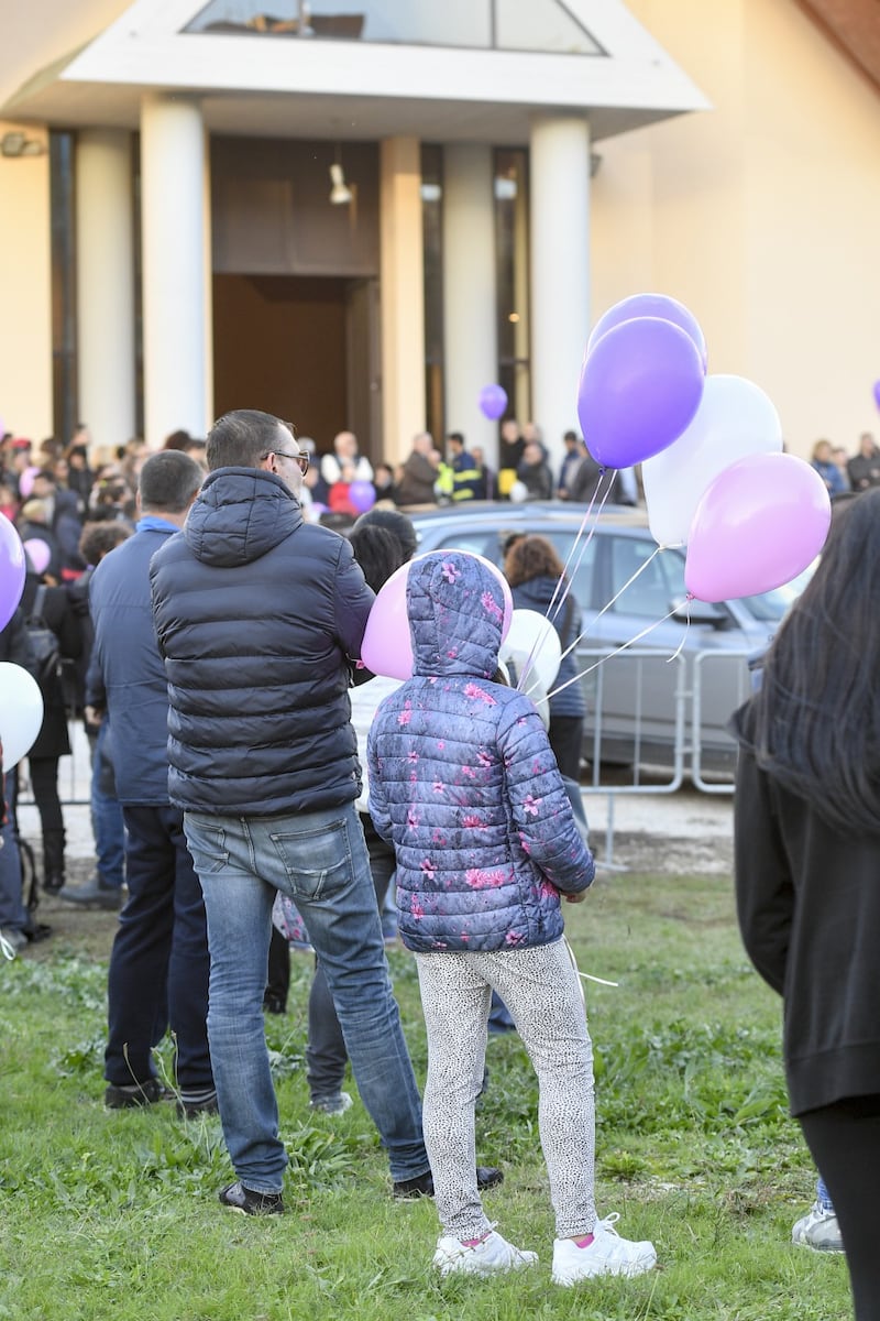 Desirée, l'addio di amici e parenti 3