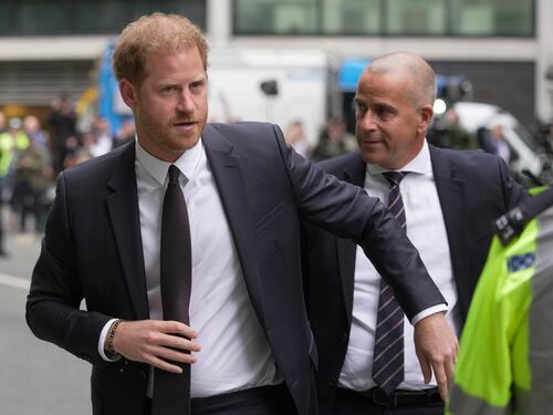 "Ha mentito sull’uso di droghe". Harry può perdere il visto Usa?