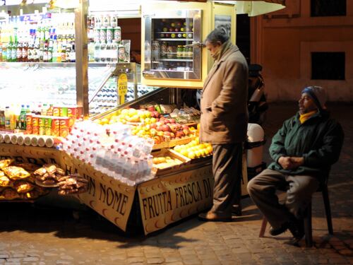 Palma Campania, il paese "ostaggio" dei bengalesi