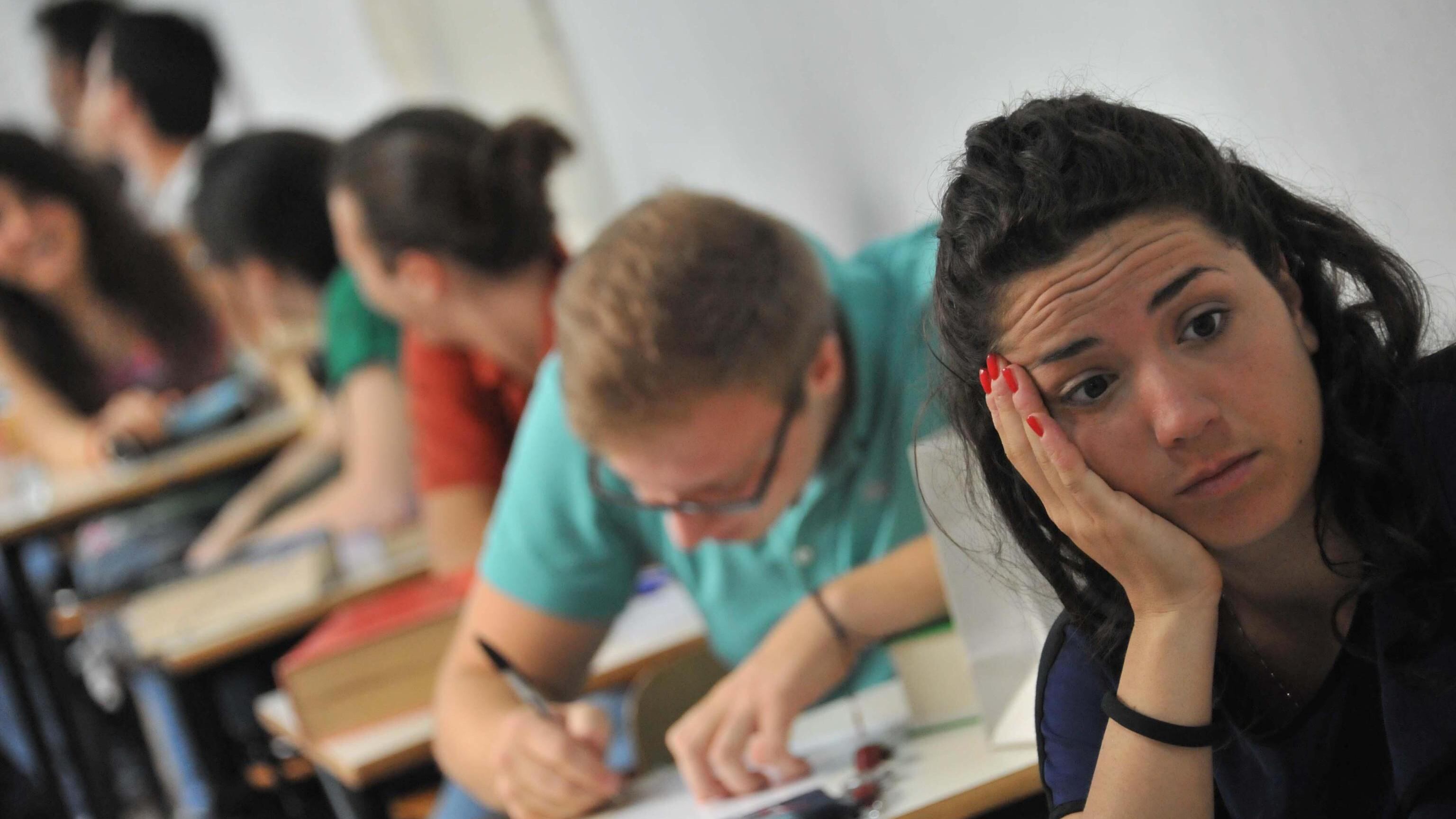 Se i tecnici affondano anche la scuola