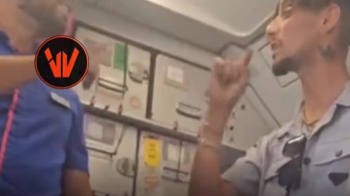 Disordini a bordo di un volo Wizzair, maranza importuna i passeggeri e viene fatto scendere