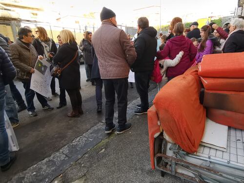 Bagnoli, protesta contro lo sversamento illecito di rifiuti