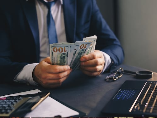 Partite Iva in difficoltà, la guida completa per chiedere il bonus Iscro