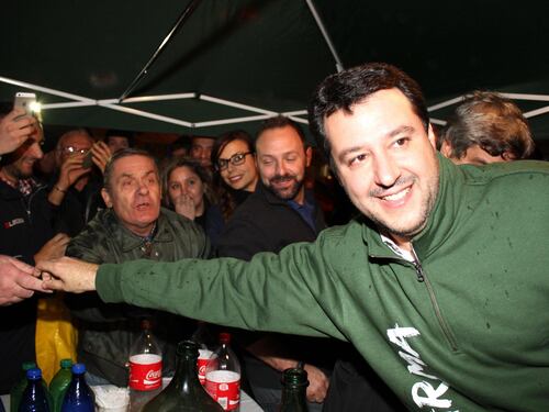 Salvini sbarca nel Sud Italia ma senza simbolo della Lega