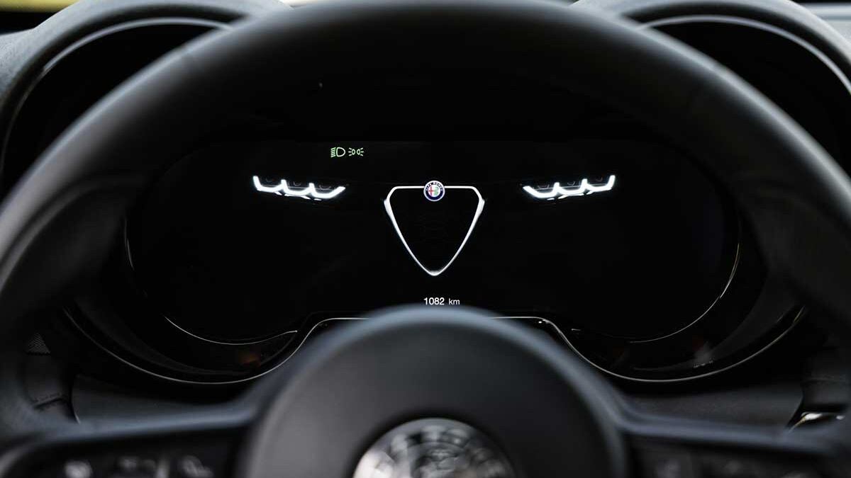 Cresce l'auto in Europa e i cinesi avanzano. Alfa ritrova la fuoriserie