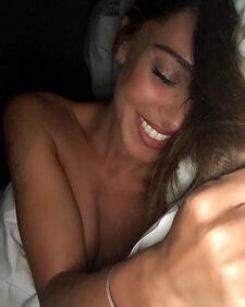 Belen Rodriguez sexy sulla spiaggia 8