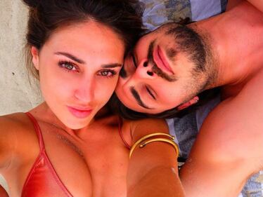 Cecilia Rodriguez, lato b hot al mare 24