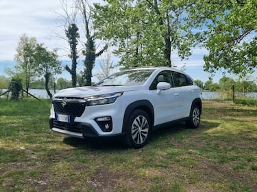 Suzuki S-Cross Hybrid 140V: guarda le foto  1