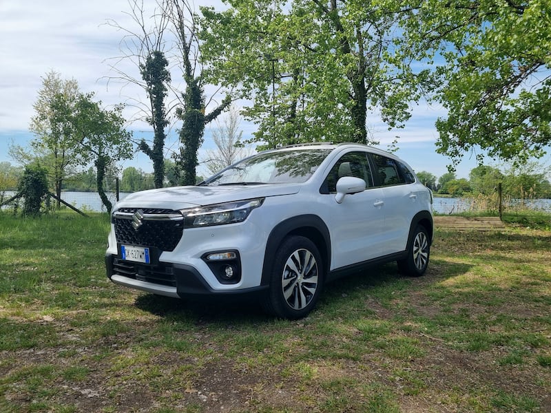Suzuki S-Cross Hybrid 140V: guarda le foto  1