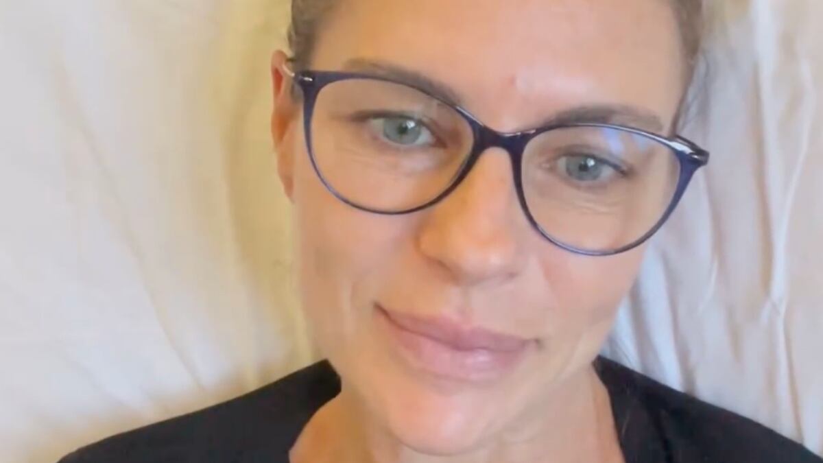 "Mi hanno salvato con un'operazione". Cosa è successo a Martina Colombari