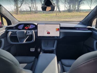 Tesla Model X Plaid, un’astronave da oltre 1.000 CV: guarda le foto 18