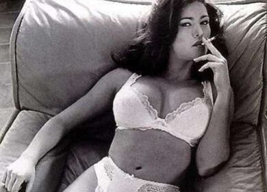 Manuela Arcuri in intimo sexy 2