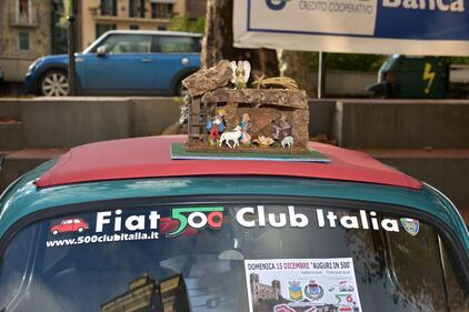 Le mitiche Fiat 500 ospitano concorso di presepi 7