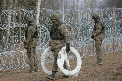 La Polonia ha iniziato la costruzione di una barriera lungo i confini con Kaliningrad 7