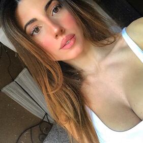 Silvia D'Avenia super sexy: il suo profilo social fa impazzire Neymar 6