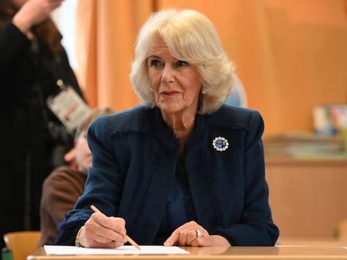 Carlotta, Mary, Wallis e Camilla: il difficile mestiere di Regina consorte