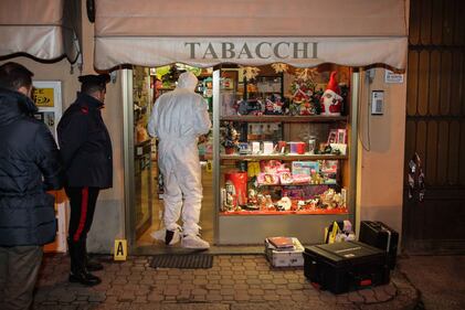 Asti, sangue in tabaccheria 7