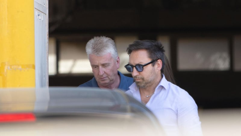 Morte avvelenate con la ricina, perquisito lo studio del marito. Poi l’uomo è stato portato in caserma