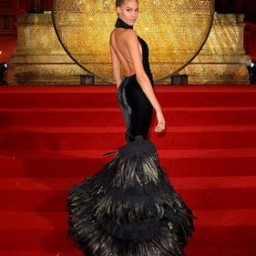 Cindy Bruna pizzicata tra le braccia di Verratti: gli scatti della modella francese 4