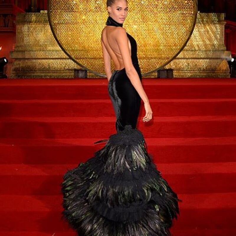 Cindy Bruna pizzicata tra le braccia di Verratti: gli scatti della modella francese 4