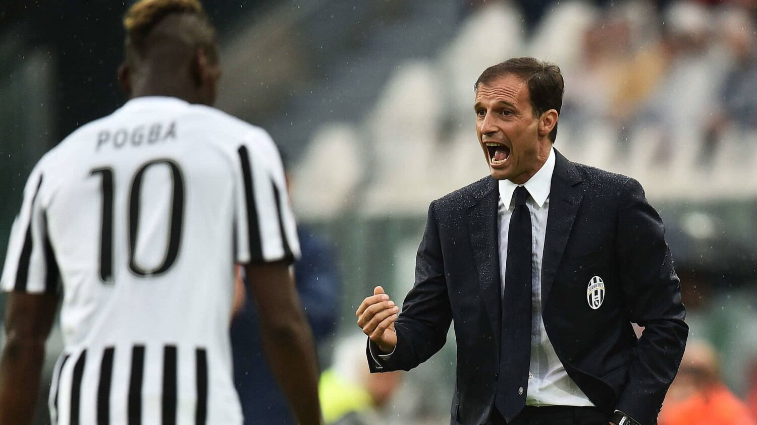 L'accusa del M5S: "Seduta riforme sospesa per la partita della Juventus"