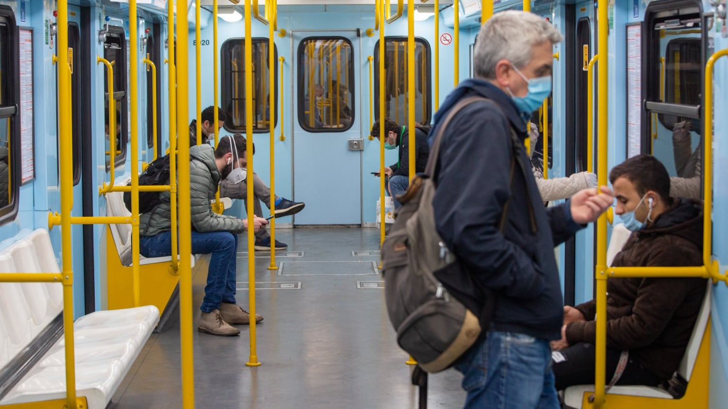 Bar e spiagge, le linee guida. La Regione: "Problema metrò"