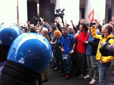 Brescia, i centri sociali aggrediscono i militanti del Pdl 5