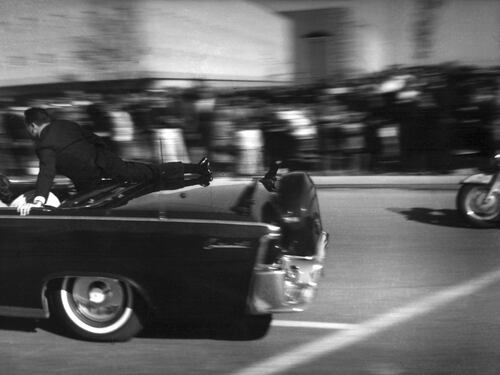 L'infinita ossessione di Oliver Stone per la morte misteriosa di "JFK"
