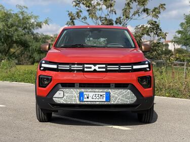 Nuova Dacia Spring: guarda la gallery dell'elettrica da città super compatta 3