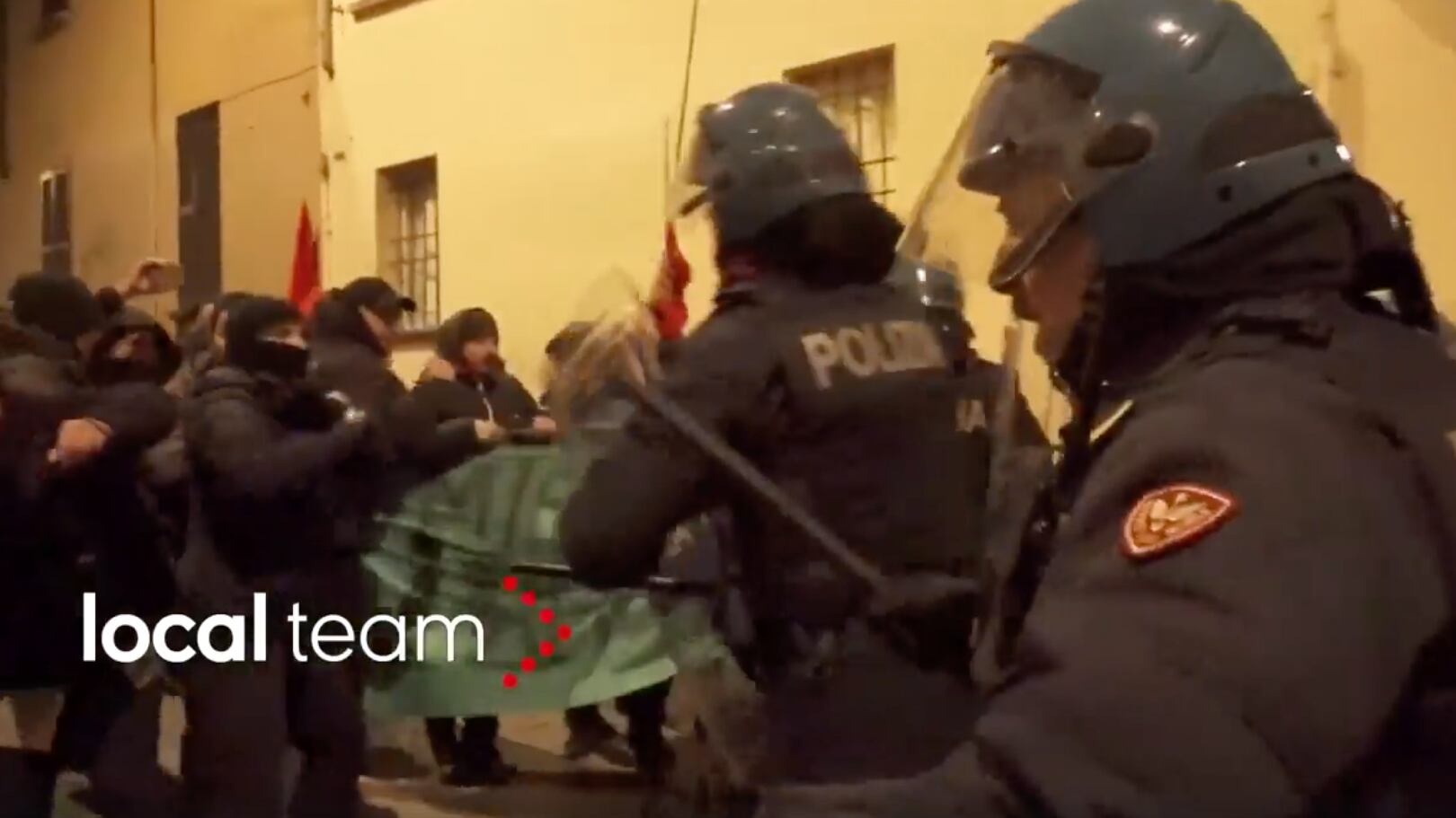 Pavia, Collettivi rossi contro il ricordo delle foibe: "Fascisti ritornate nelle Foibe"
