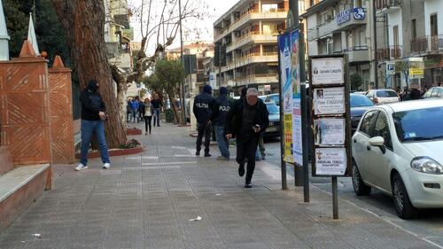 Salerno, arrestato un algerino collegato agli attacchi di Parigi Bruxelles 1