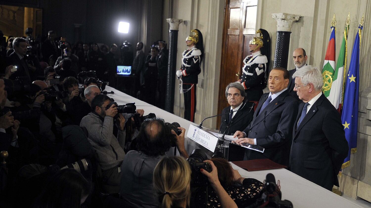 Berlusconi tira dritto: "Cambiamo l’Italicum ma nessun Renzi bis"