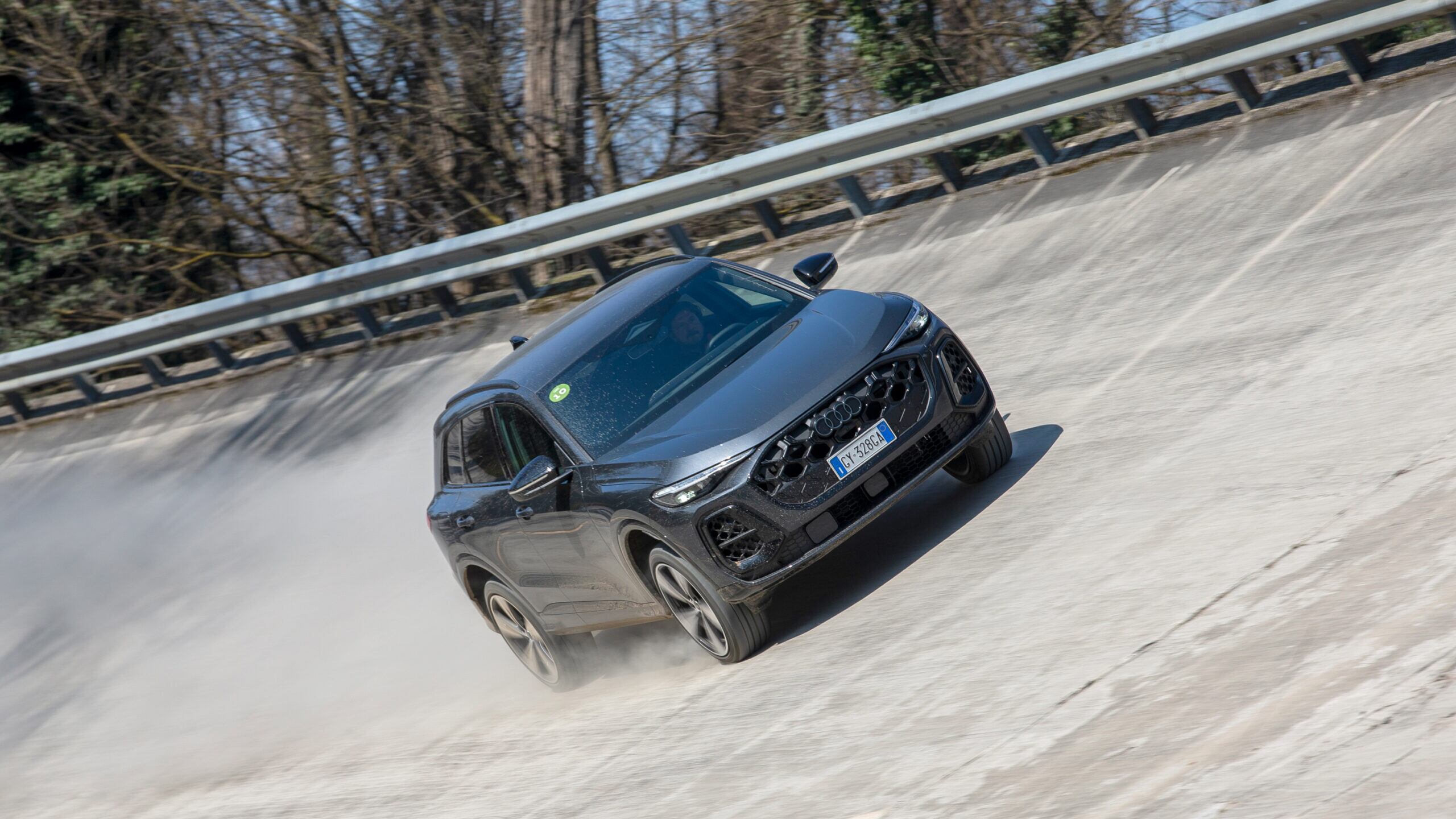Nuova Audi Q5: eleganza e potenza sulle curve di Monza