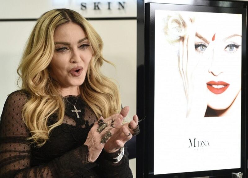 Madonna, dalle Filippine i vescovi chiedono di boicottare i concerti: foto 12