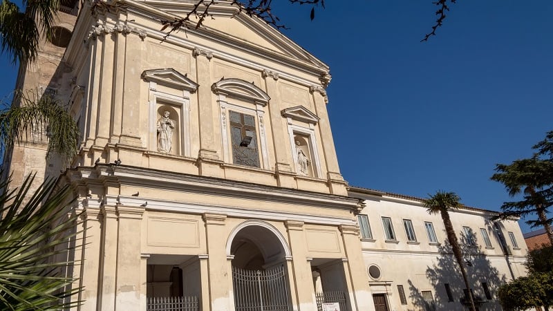 Caserta, frate francescano attacca la Lega durante l’omelia: è polemica