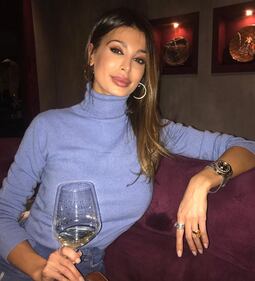 Cristina Buccino, la cena è sexy 5
