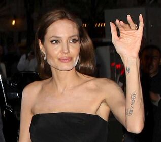 Angelina Jolie, 40 anni da diva: attrice impegnata, donna supersexy 21