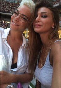 Cristina Buccino seducente a letto 8