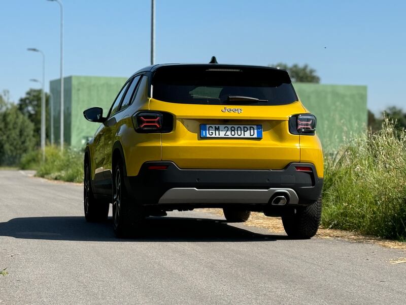 Jeep Avenger 1.2 Summit: guarda la gallery del B SUV a benzina 13