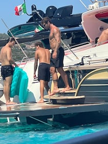 Stefano De Martino, vacanze in Corsica 2
