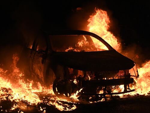 Francia, le periferie in rivolta. Gli 007: "La violenza esplode"