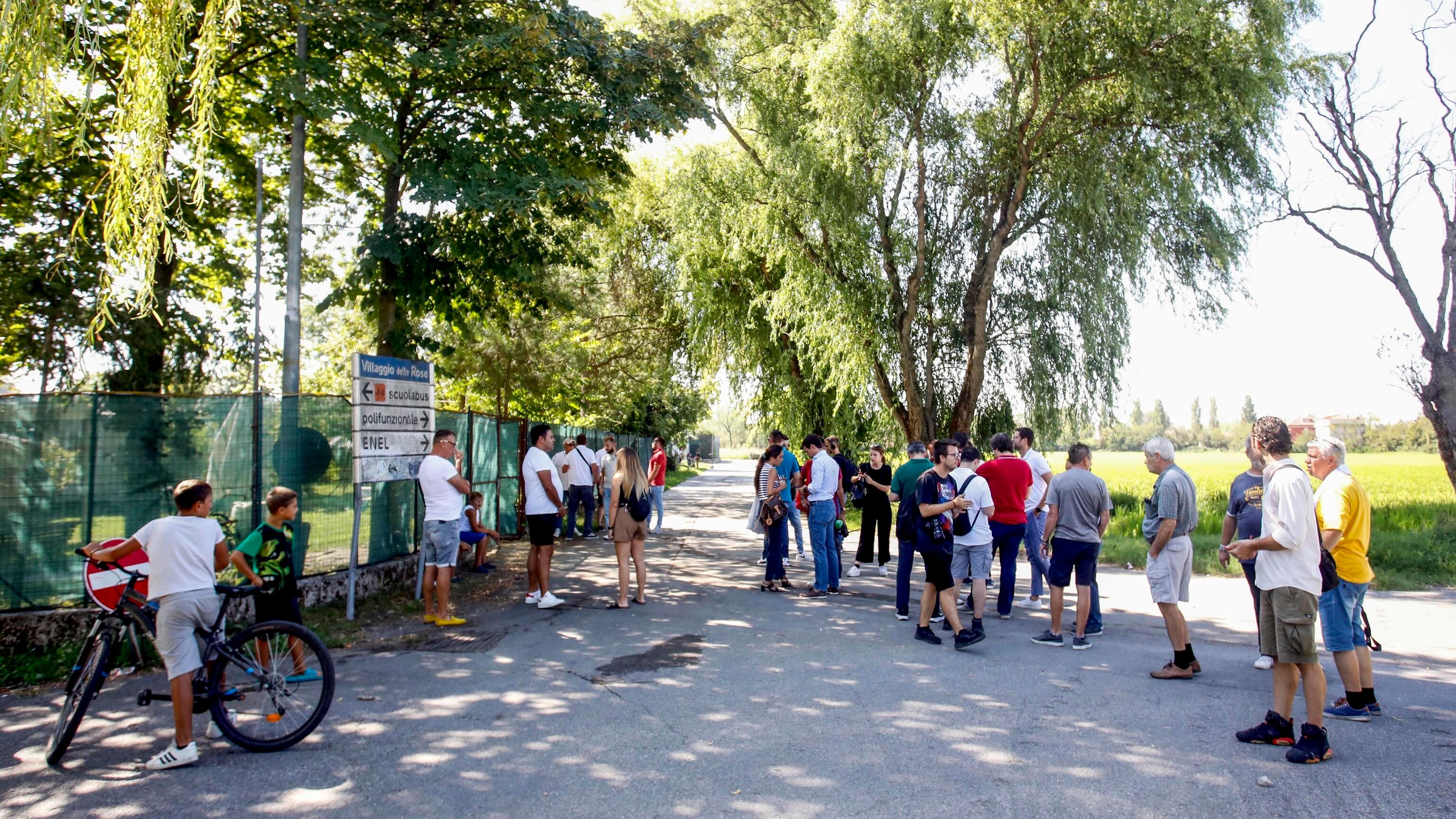 "700 mila euro di debito col Comune...". Campo rom moroso "aiutato" da Sala