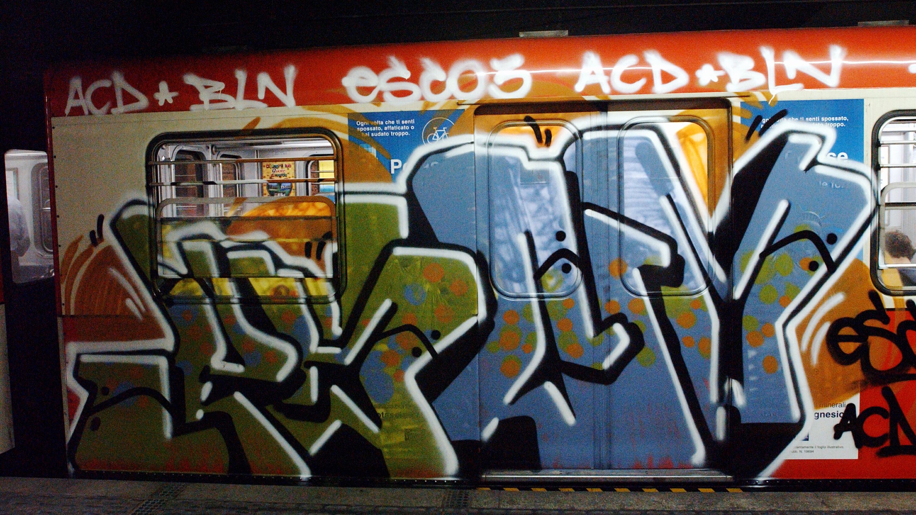 Graffiti: i reati diventano "opere" e sui Navigli si fa anche la mostra