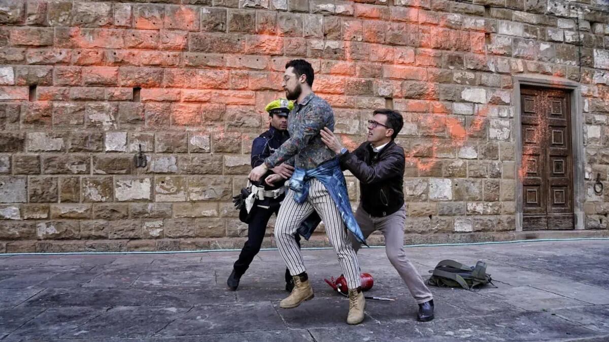 "Andremo avanti". Eco-vandali perquisiti, ma loro non mollano