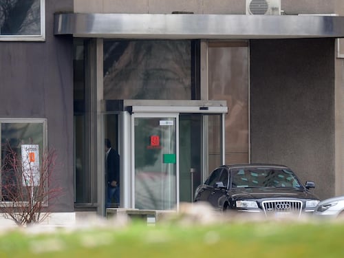 Mediaset, i giudici non credono ai medici: visita fiscale per il Cav