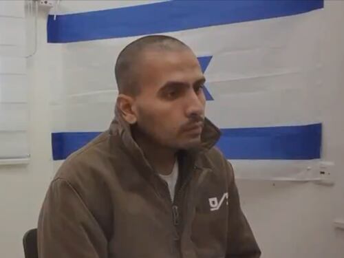 L'appello del comandante di Hamas ai terroristi: "Arrendetevi"