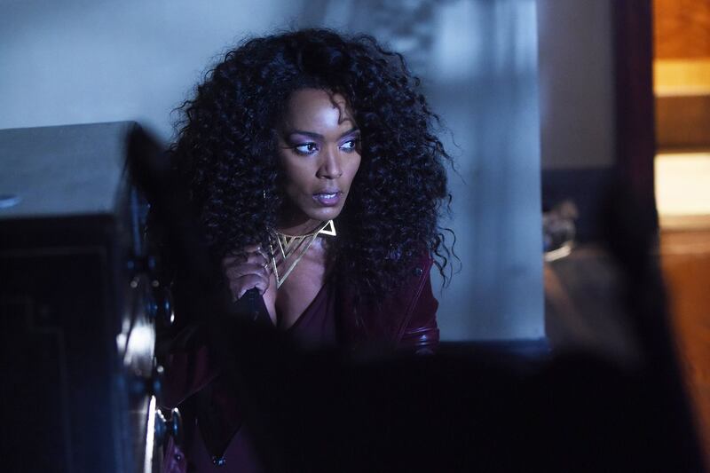 American Horror Story si rinnova, le sexy protagoniste 23