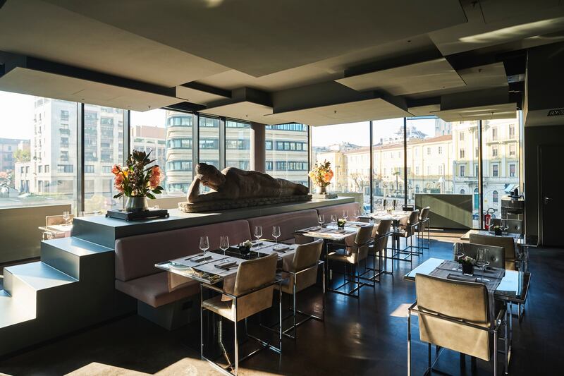 La cucina di Iyo Experience a Milano 1